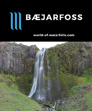 Baejarfoss ('Town Falls') is situated right behind the charming Ólafsvík, which we accessed by doing the short walk starting from within the center of town.