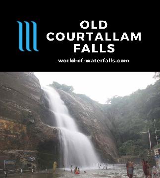 Old Courtallam Falls offered us a much quieter ayurvedic bathing experience compared to the other Courtallam Waterfalls as there were far fewer people here.