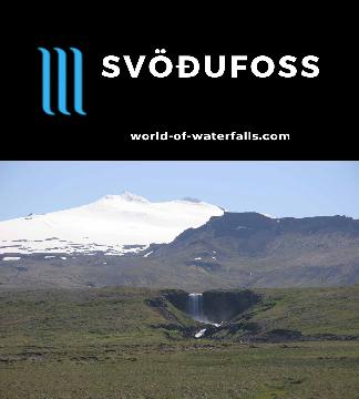 Svodufoss (Svöðufoss) is a large block waterfall fed by the melting Snæfellsjökull Glacier, where I managed to see both of them together from a distance.